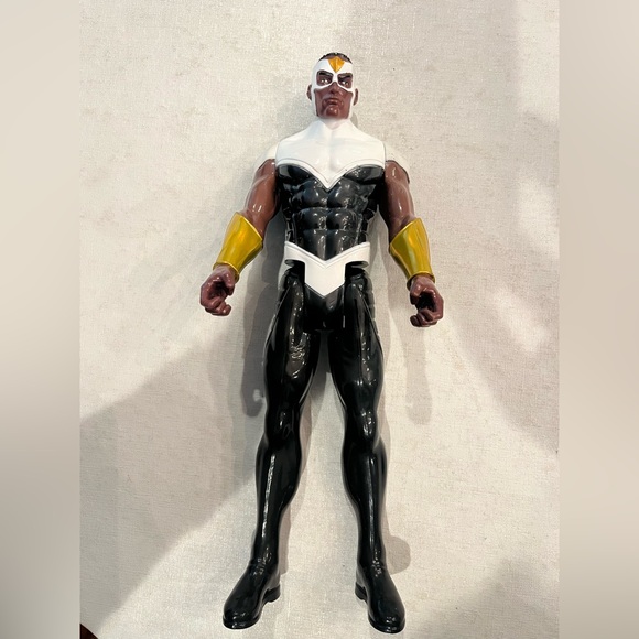 2014 Marvel Avengers Falcon Titan Hero posable action figure. GUC! - Picture 4 of 6